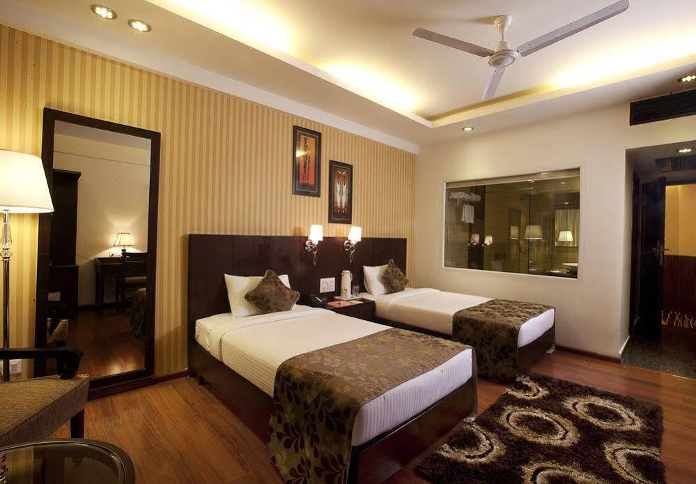 Hotel Asia Jammu Tawi Katra  Exterior photo